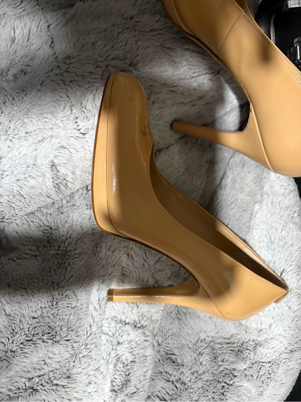 Michael Kors Beige Patent Leather Pumps
